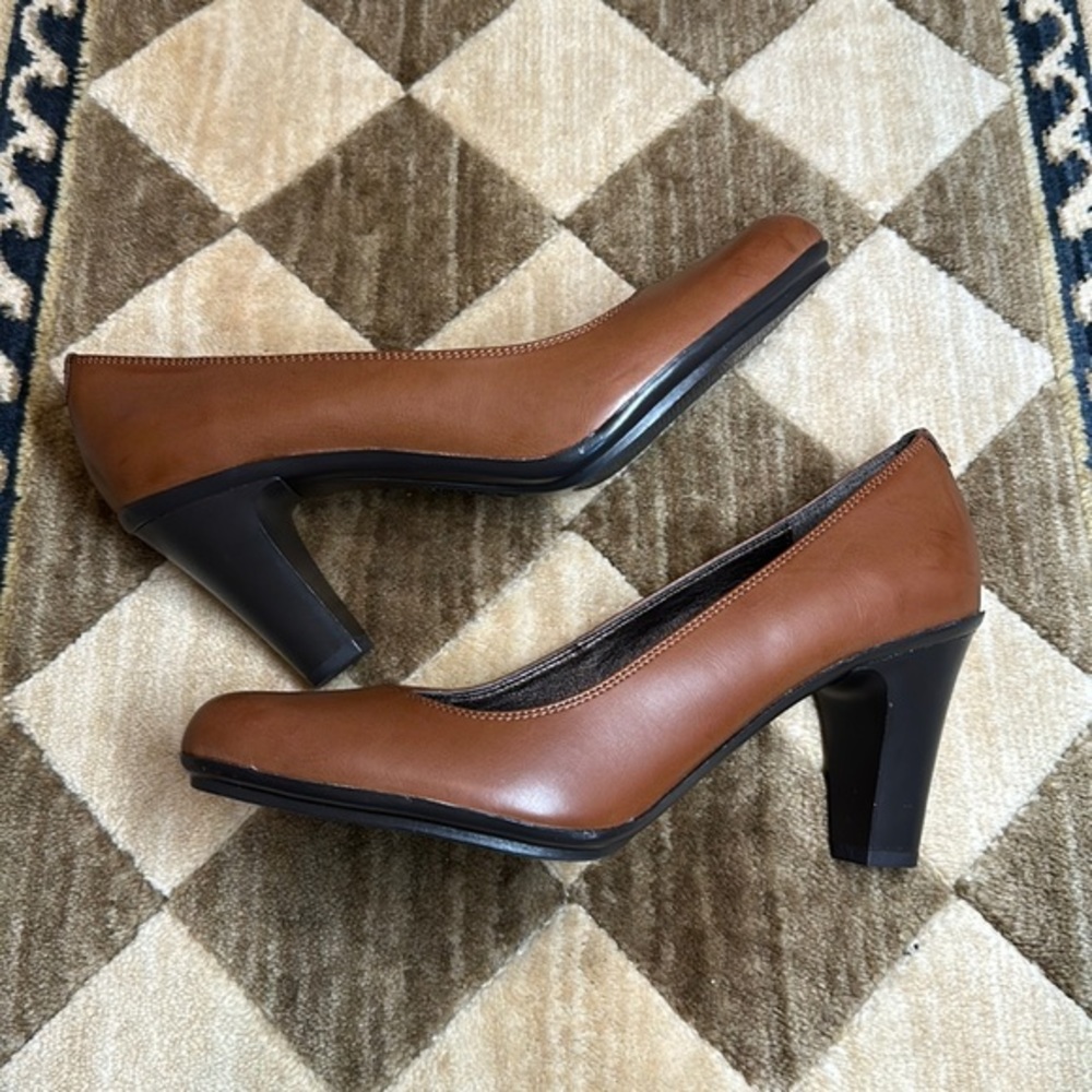 MOOTSIES TOOTSIES brown heel